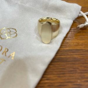Kendra Scott gold ring size 8 🤩